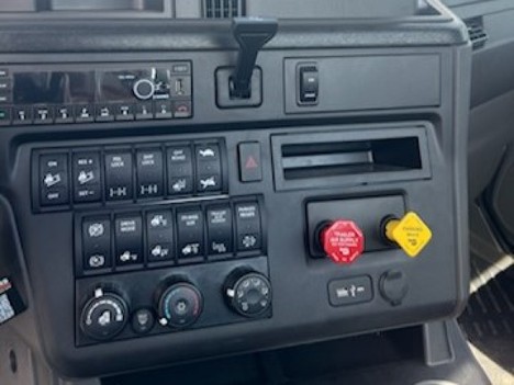 NEW 2025 INTERNATIONAL LT 625 DAYCAB TRUCK #3783-7