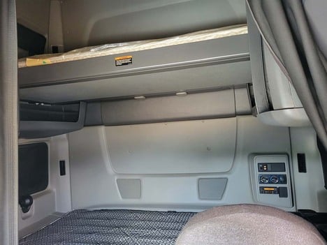 USED 2019 INTERNATIONAL LT 625 SLEEPER TRUCK #3801-9