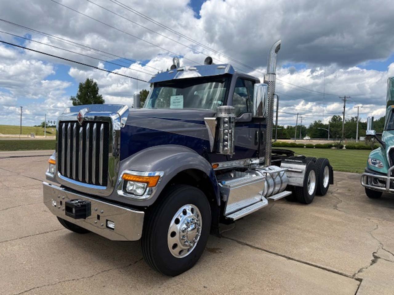 USED 2024 INTERNATIONAL HX 520 DAYCAB TRUCK #3810