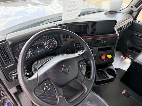 USED 2024 INTERNATIONAL HX 520 DAYCAB TRUCK #3810-11