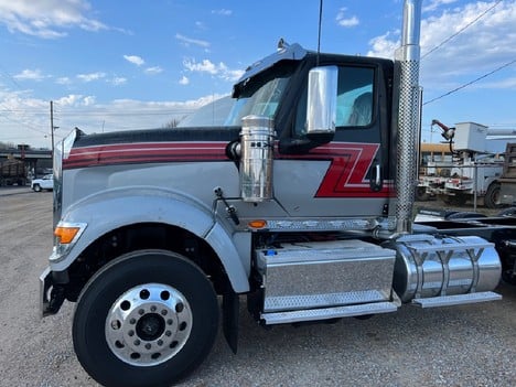 NEW 2026 INTERNATIONAL HX 520 DAYCAB TRUCK #3819-1