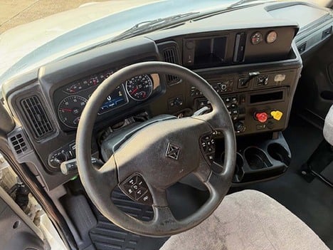 USED 2022 INTERNATIONAL LT 625 SLEEPER TRUCK #3821-10