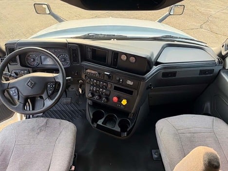 USED 2022 INTERNATIONAL LT 625 SLEEPER TRUCK #3821-13