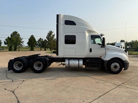 USED 2022 INTERNATIONAL LT 625 SLEEPER TRUCK #3821-8