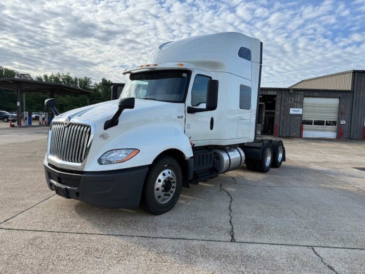 USED 2022 INTERNATIONAL LT 625 SLEEPER TRUCK #3827