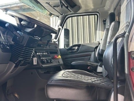 USED 2022 INTERNATIONAL HX 520 DAYCAB TRUCK #3851-5