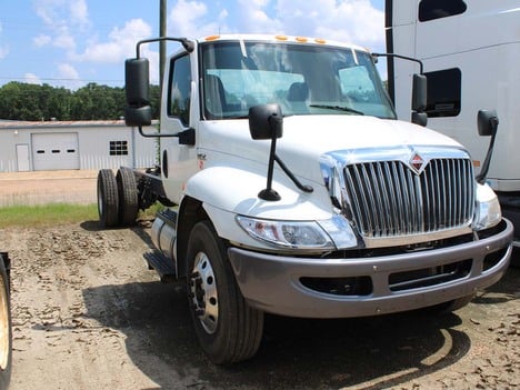 USED 2020 INTERNATIONAL MV CAB CHASSIS TRUCK #3854-1