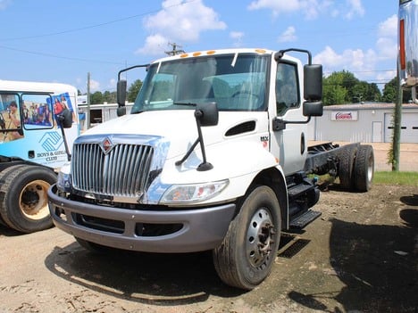 USED 2020 INTERNATIONAL MV CAB CHASSIS TRUCK #3854-2