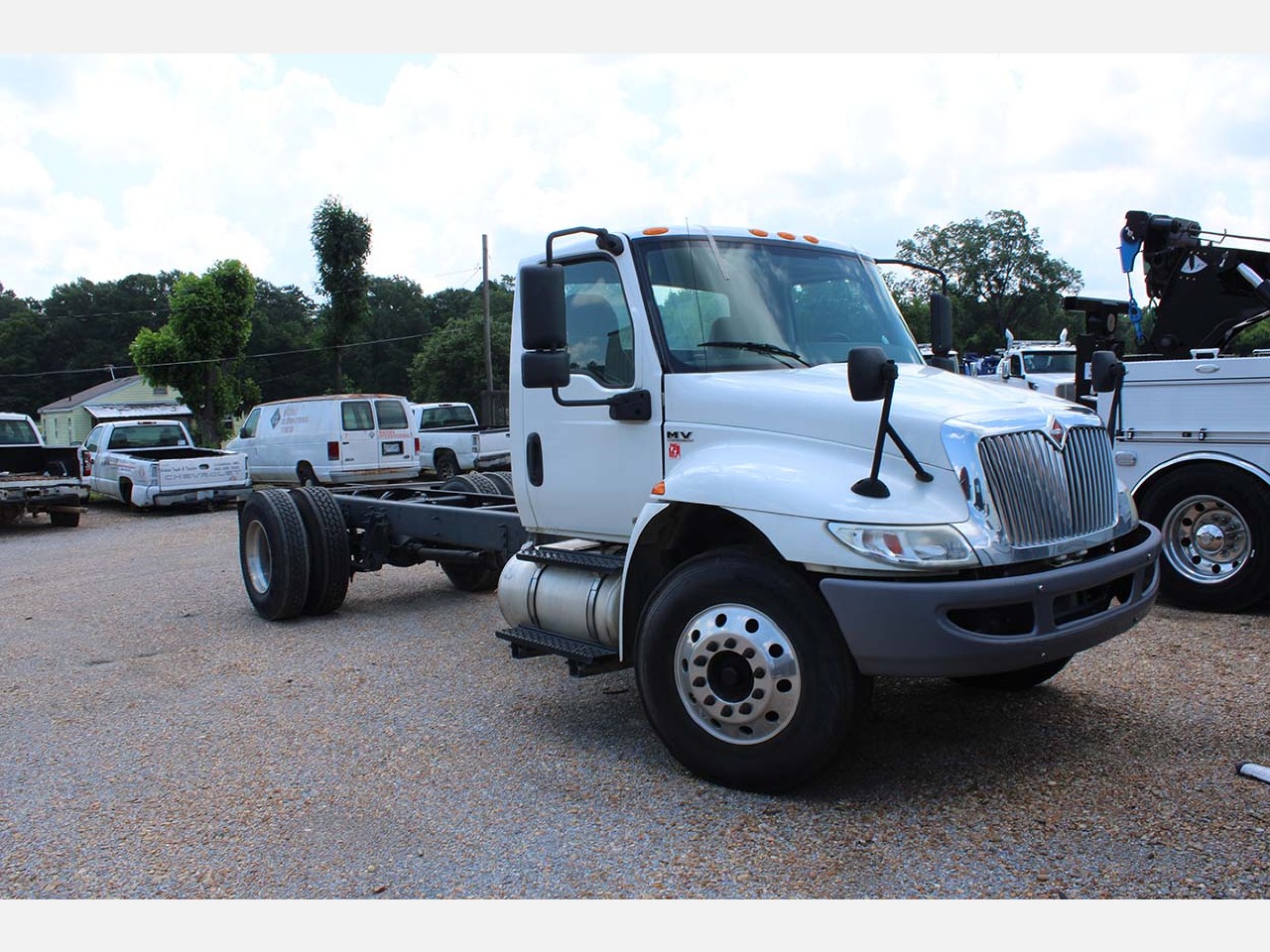 USED 2020 INTERNATIONAL MV CAB CHASSIS TRUCK #3855