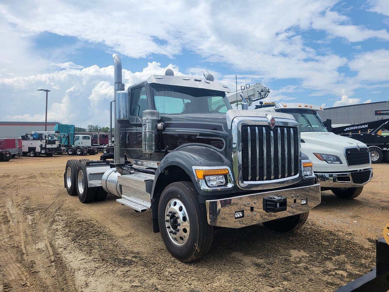 NEW 2026 INTERNATIONAL HX 520 DAYCAB TRUCK #3860