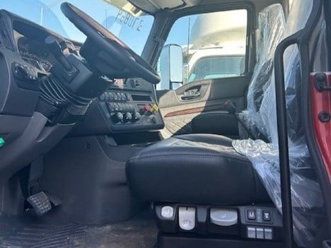 NEW 2026 INTERNATIONAL HX 520 DAYCAB TRUCK #3875-5
