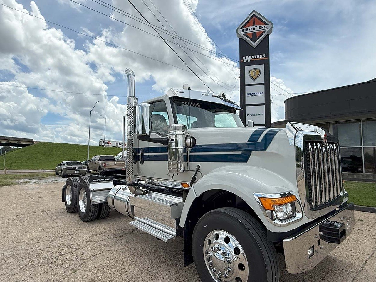NEW 2026 INTERNATIONAL HX 520 DAYCAB TRUCK #3881