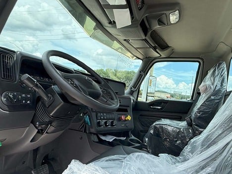 NEW 2026 INTERNATIONAL HX 520 DAYCAB TRUCK #3881-7
