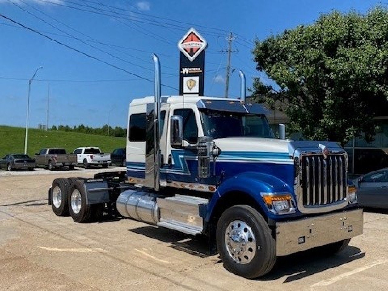 NEW 2020 INTERNATIONAL HX 520 SLEEPER TRUCK #3884