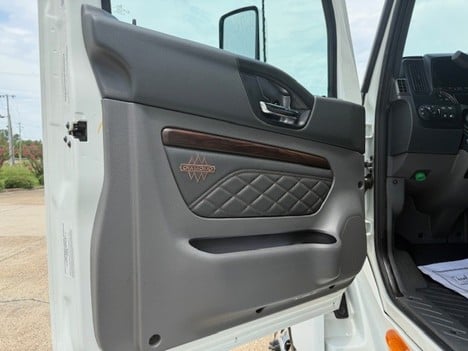 NEW 2026 INTERNATIONAL LT 625 SLEEPER TRUCK #3902-10