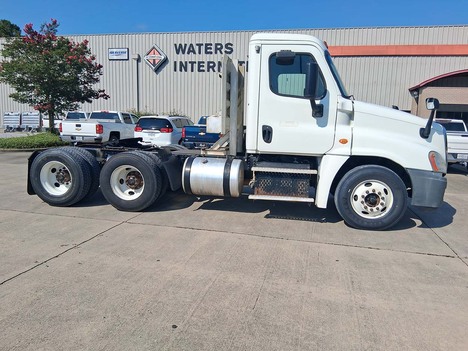 USED 2015 FREIGHTLINER CASCADIA 125 EVOLUTION DAYCAB TRUCK #3917-7