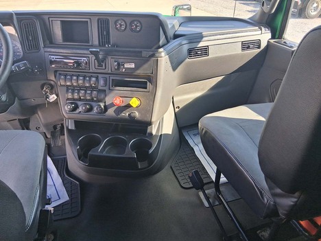 USED 2019 INTERNATIONAL LT 625 SLEEPER TRUCK #3924-10