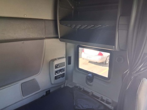 USED 2019 INTERNATIONAL LT 625 SLEEPER TRUCK #3924-11