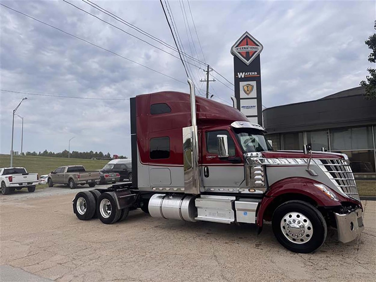 USED 2024 INTERNATIONAL LONESTAR SLEEPER TRUCK #3951
