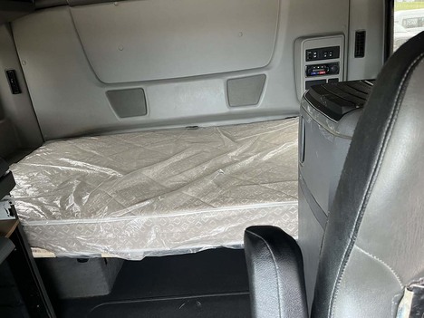 USED 2020 INTERNATIONAL LT 625 SLEEPER TRUCK #3954-9