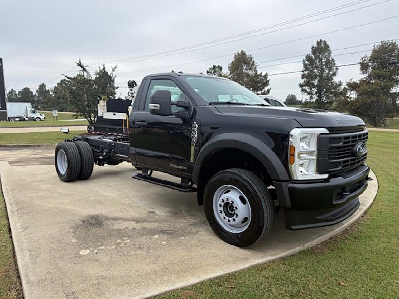 NEW 2025 FORD F-600 CAB CHASSIS TRUCK #3979