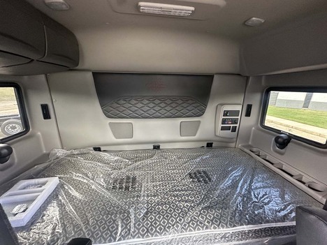 NEW 2025 INTERNATIONAL HX 520 WRECKER TRUCK #4006-14