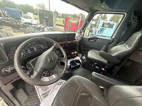 USED 2019 INTERNATIONAL LT 625 SLEEPER TRUCK #4024-8
