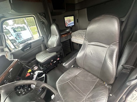 USED 2019 INTERNATIONAL LT 625 SLEEPER TRUCK #4024-9