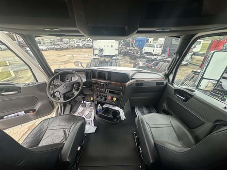 USED 2019 INTERNATIONAL LT 625 SLEEPER TRUCK #4025-11