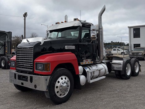 USED 2019 MACK P64T DAYCAB TRUCK #4039-1