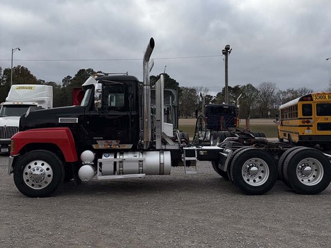 USED 2019 MACK P64T DAYCAB TRUCK #4039-2