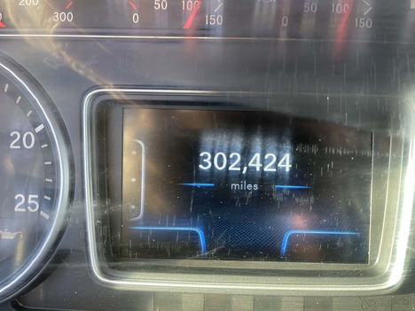 USED 2023 INTERNATIONAL HX 520 DAYCAB TRUCK #4052-8