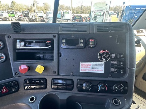 USED 2015 FREIGHTLINER CASCADIA 125 EVOLUTION SLEEPER TRUCK #4089-9
