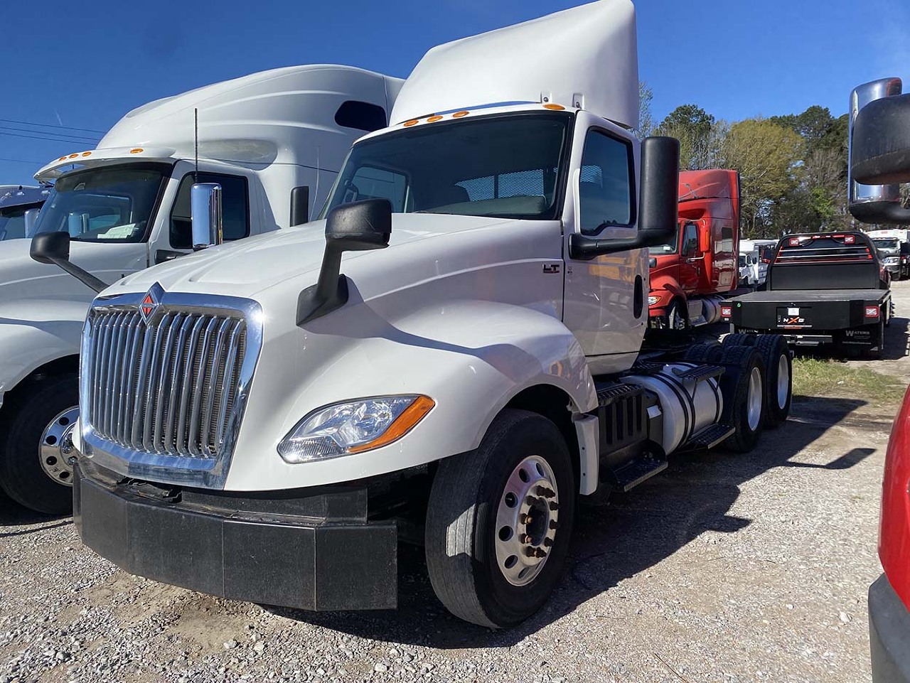 USED 2017 INTERNATIONAL LT 625 DAYCAB TRUCK #4110
