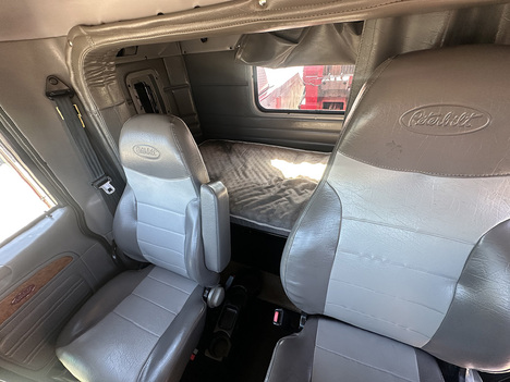 USED 2007 PETERBILT 379 WRECKER TRUCK #4130-10