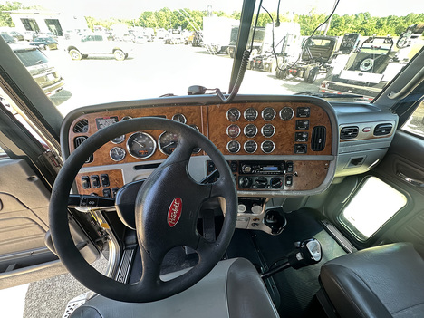 USED 2007 PETERBILT 379 WRECKER TRUCK #4130-9