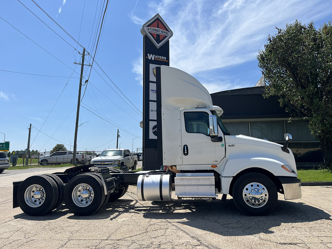 USED 2022 INTERNATIONAL LT 625 DAYCAB TRUCK #4190