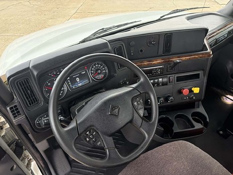 USED 2020 INTERNATIONAL LT 625 DAYCAB TRUCK #4260-12