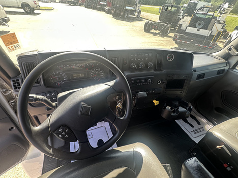 USED 2025 INTERNATIONAL MV 607 ROLLBACK TOW TRUCK #4293-10