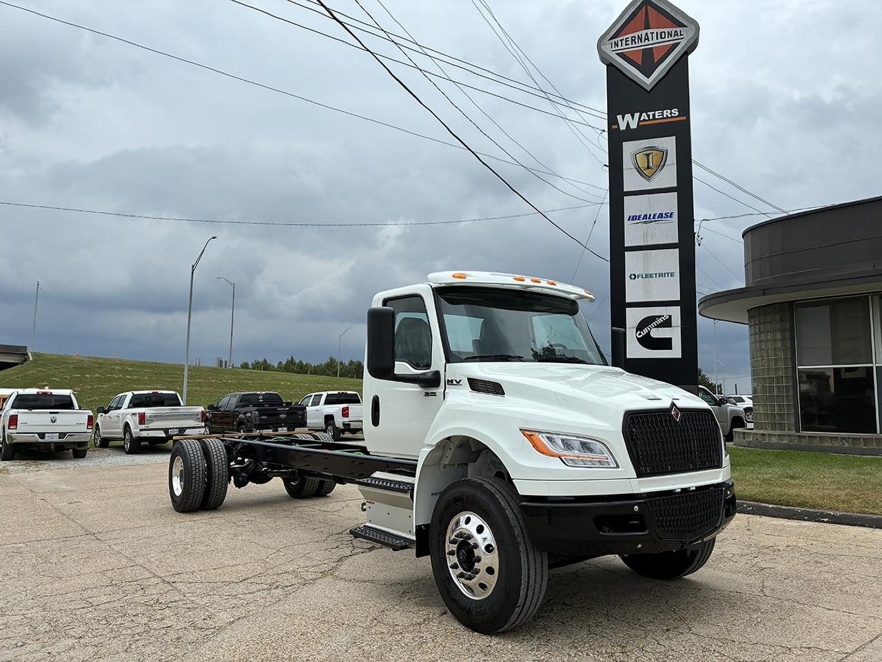 NEW 2027 INTERNATIONAL MV 607 CAB CHASSIS TRUCK #4320