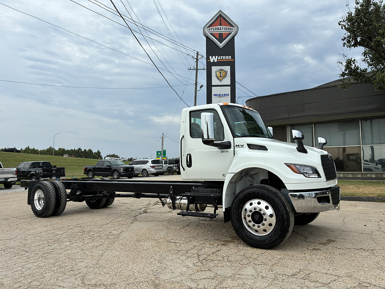 NEW 2027 INTERNATIONAL MV 607 CAB CHASSIS TRUCK #4325