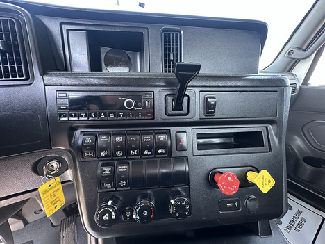 USED 2022 INTERNATIONAL LT 625 DAYCAB TRUCK #4329-11