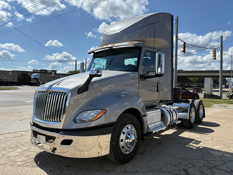 USED 2022 INTERNATIONAL LT 625 DAYCAB TRUCK #4334-3