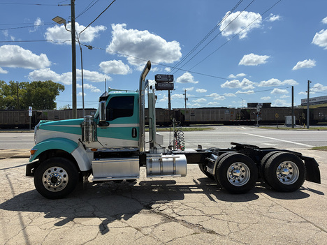 USED 2024 INTERNATIONAL HX 520 DAYCAB TRUCK #4335-4