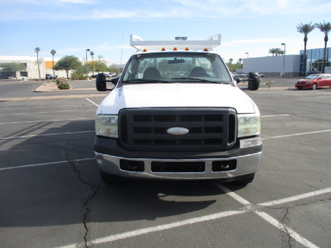 USED 2005 FORD F350 FLATBED TRUCK #2712-2