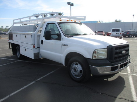 USED 2005 FORD F350 FLATBED TRUCK #2712-3