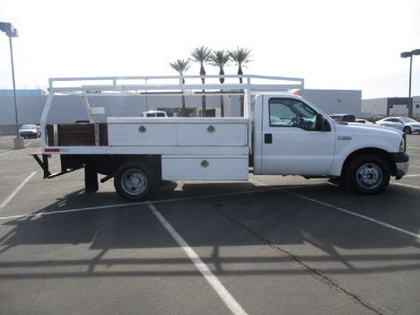 USED 2005 FORD F350 FLATBED TRUCK #2712-4