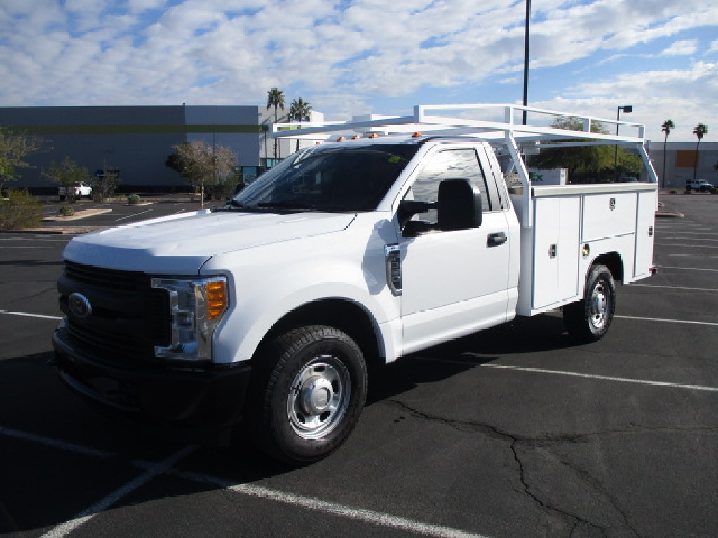USED 2017 FORD F350 SERVICE - UTILITY TRUCK #2735