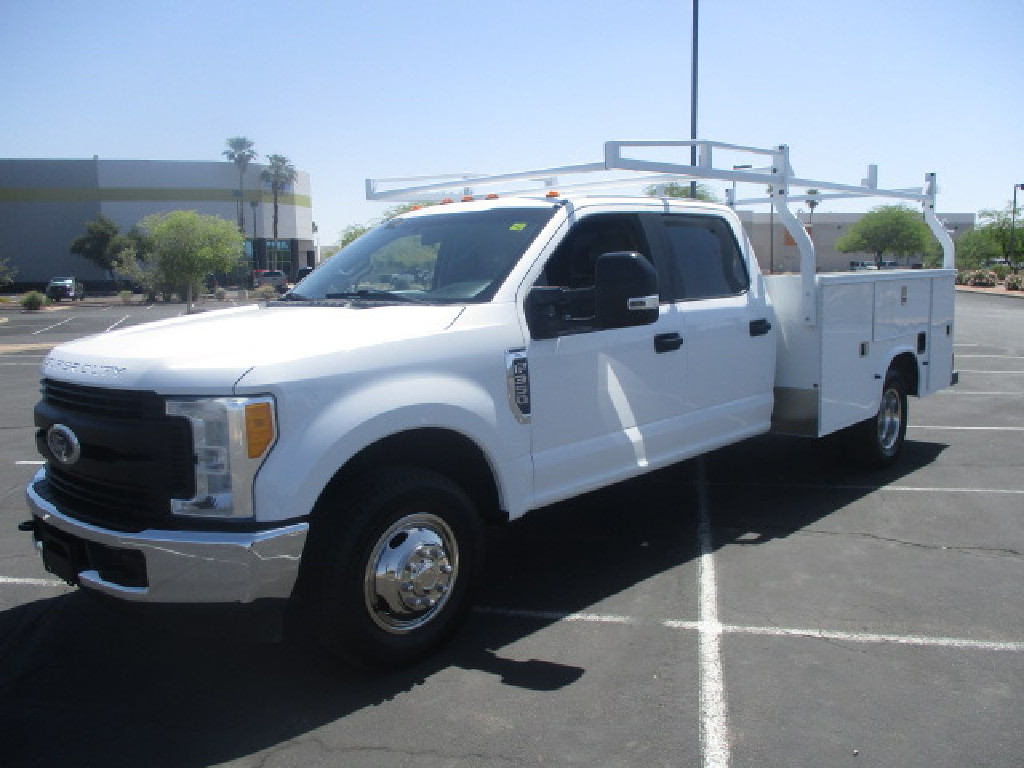 USED 2017 FORD F-350 SERVICE - UTILITY TRUCK #2826