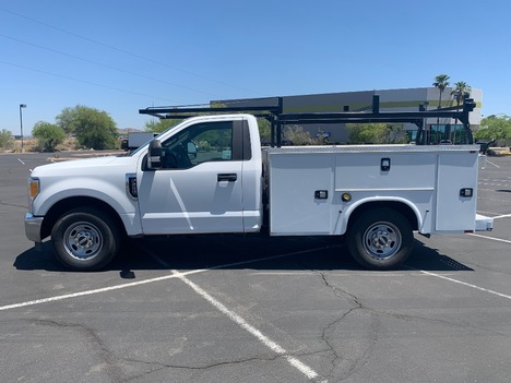 USED 2017 FORD F-250 SERVICE - UTILITY TRUCK #2831-2
